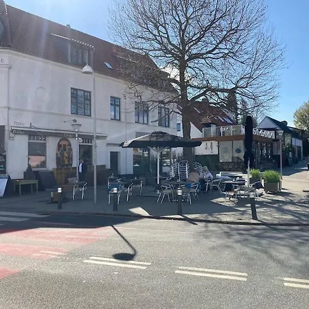 Apartament Charmerende Anneks Taet Pa