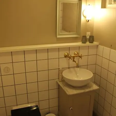 Charmerende Anneks Taet Pa Appartement Espergærde