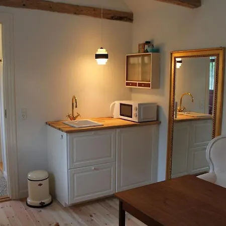 Charmerende Anneks Taet Pa *